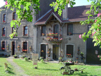 institut supérieur de décoration ISD façade entrée printemps